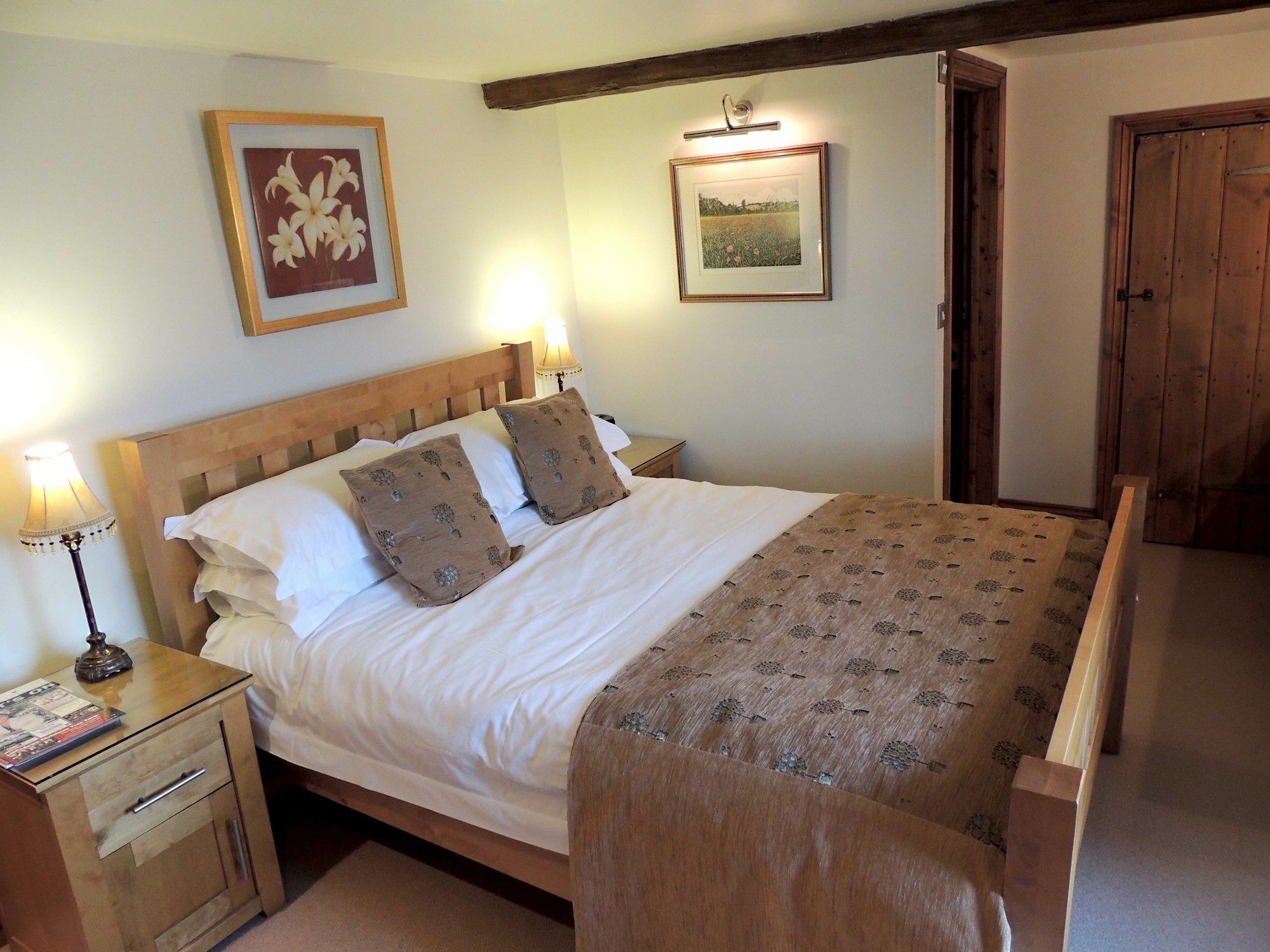 Willow Tree House ไรย์ ภายนอก รูปภาพ