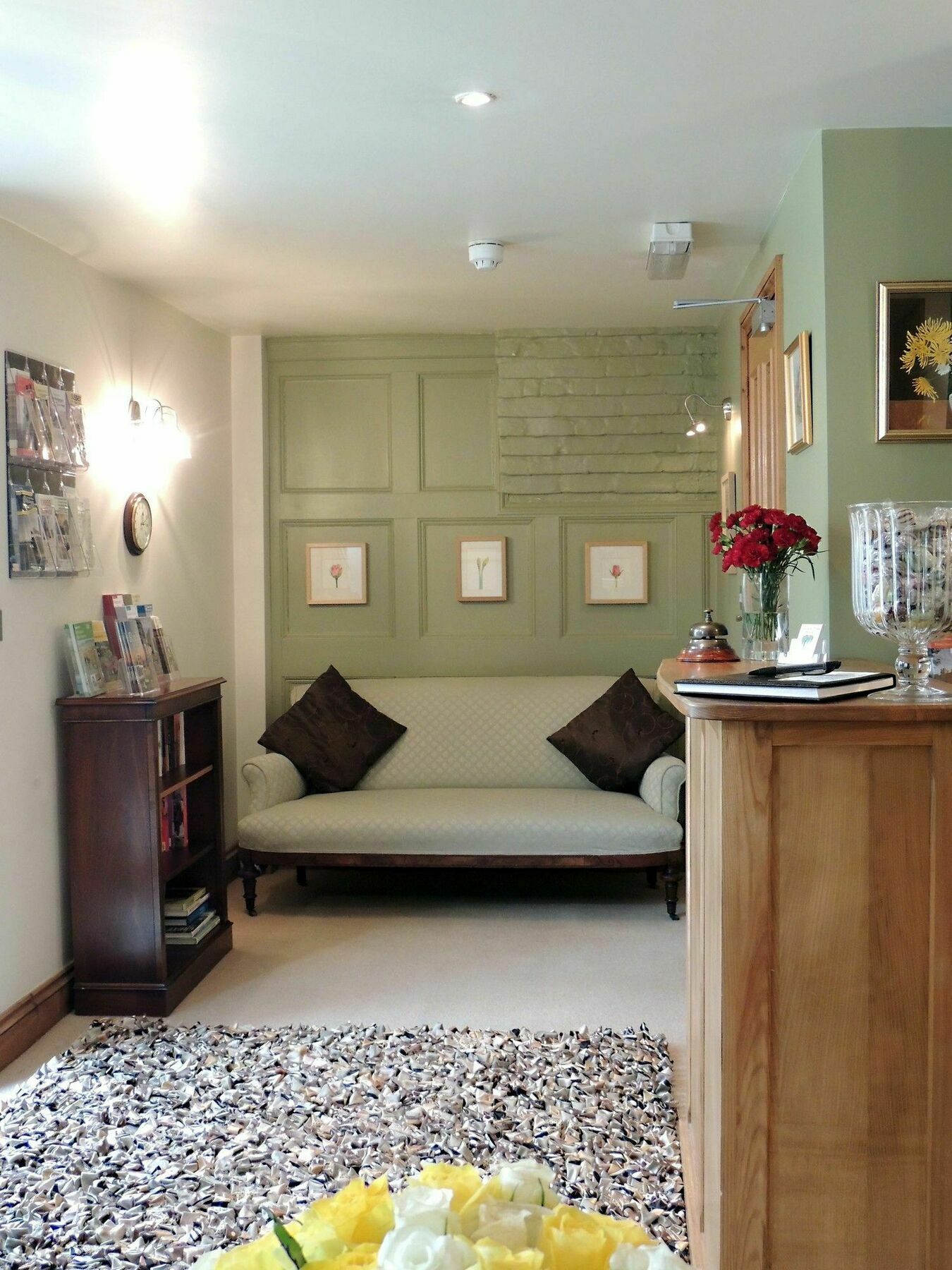 Willow Tree House ไรย์ ภายนอก รูปภาพ